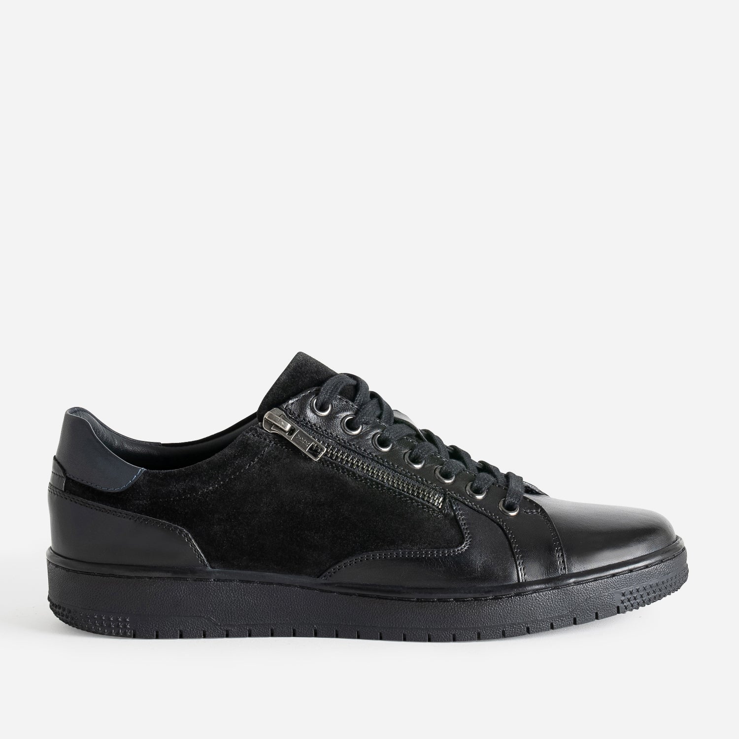 Mens black trainers uk store