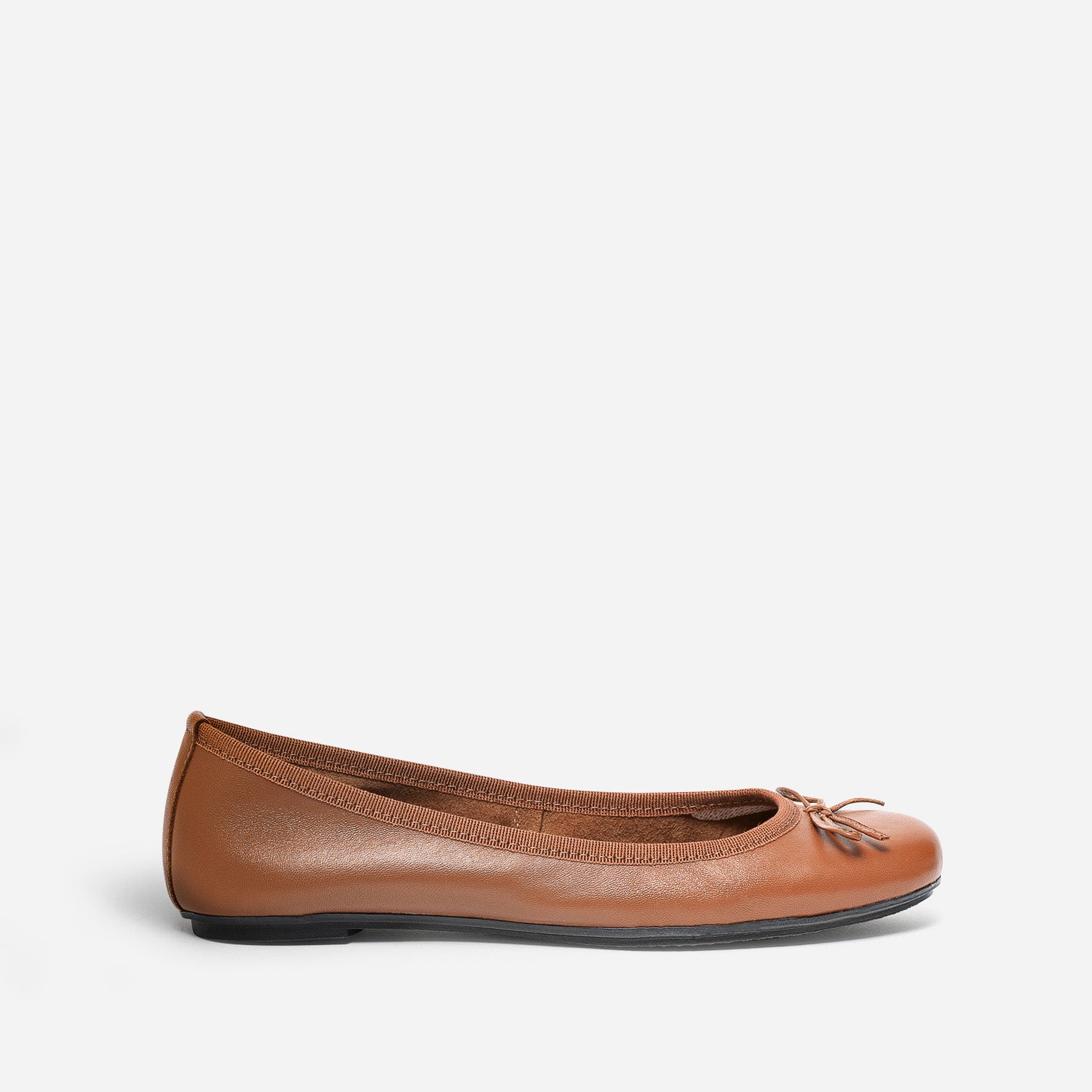 Cognac leather ballerina with small bow