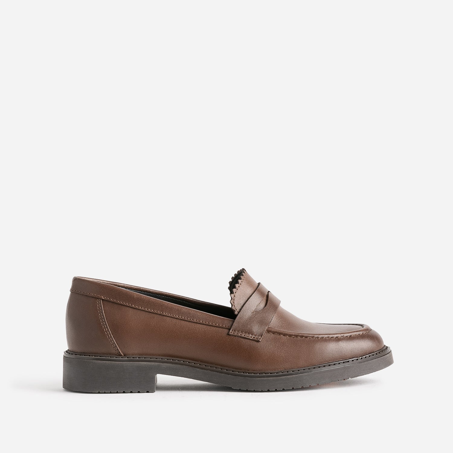 Eco designed brown leather moccasin with notched edge